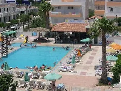 Peters Kool Pool Apts 호텔